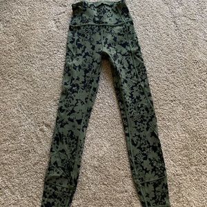 NWOT - In Movement 25” Size 2